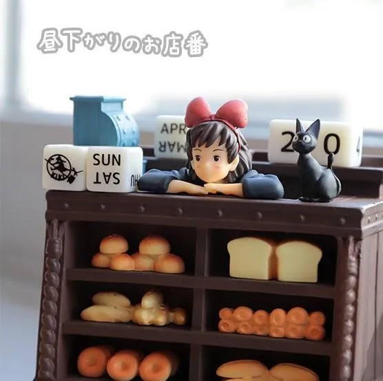 KIKI'S DELIVERY SERVICE - Kiki Salesclerk - Diorama & Calendar 11cm